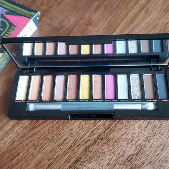 NIB URBAN DECAY Limited Edition Naked Metal Mania Eyeshadow Palette - Picture 5 of 7